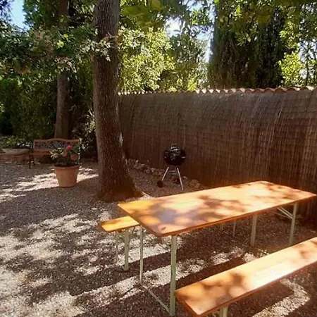 Tranquil Villa, Nature S Embrace Дом отдыха *