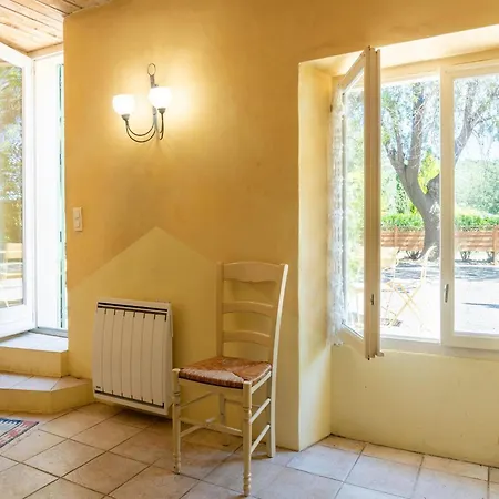 Tranquil Villa, Nature S Embrace בית נופש *