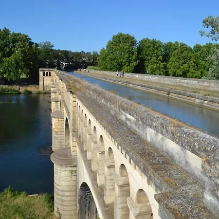 Tranquil Villa, Nature S Embrace *